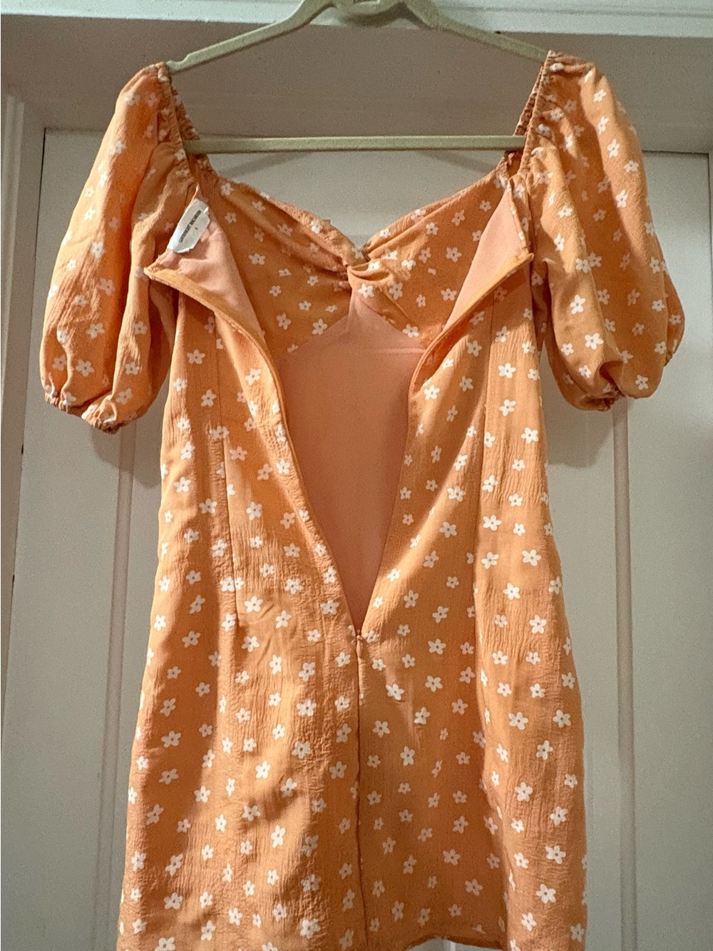 Goodnight Macaroon Peach Floral Puff-Sleeve Mini Dress Size Small - Picture 3 of 5